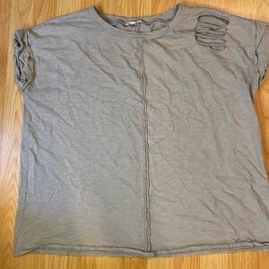 easel Gray Short Sleeve Distressed Seam Tee